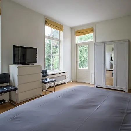 T Oude Koetshuis Vakantiehuis *