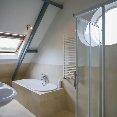 T Oude Koetshuis Vakantiehuis *